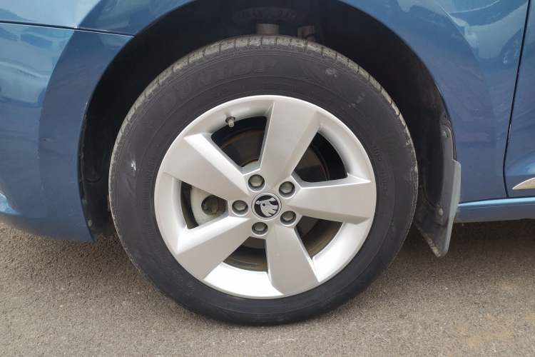 Used Skoda Rapid 2020 1.5L Manual Standard Edition Left Front Wheel Hub