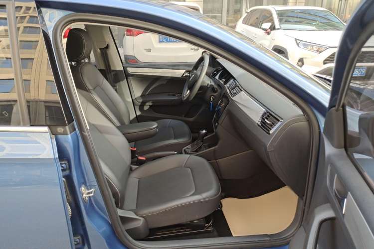 Used Skoda Rapid 2020 1.5L Automatic Comfort Edition Right Front Seat