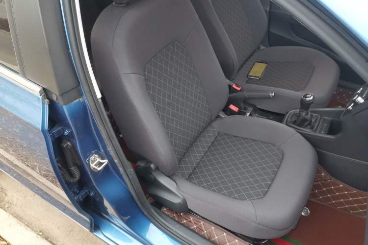 Used Skoda Rapid 2020 1.5L Manual Standard Edition Right Front Seat