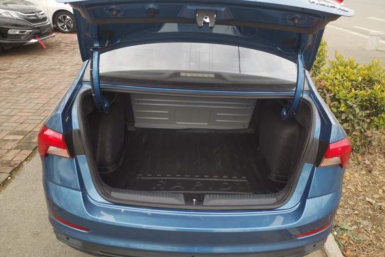 Used Skoda Rapid 2020 1.5L Manual Standard Edition Trunk