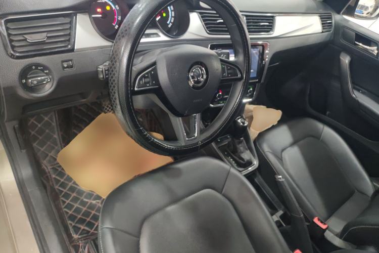 Used Skoda Rapid 2020 1.5L Automatic Comfort Edition Interior 2