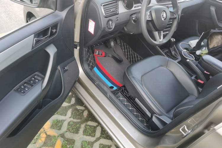 Used Skoda Rapid 2020 1.5L Automatic Comfort Edition Interior 3