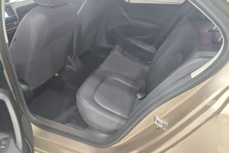 Used Skoda Rapid 2020 1.5L Automatic Comfort Edition Interior 4