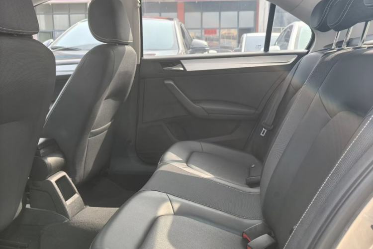 Used Skoda Rapid 2020 1.5L Automatic Comfort Edition Interior 5