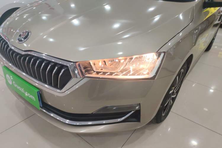 Used Skoda Rapid 2020 1.5L Automatic Comfort Edition Left Front Headlight