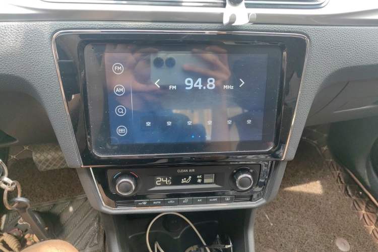 Used Skoda Rapid 2020 1.5L Automatic Comfort Edition Audio And AC Panel