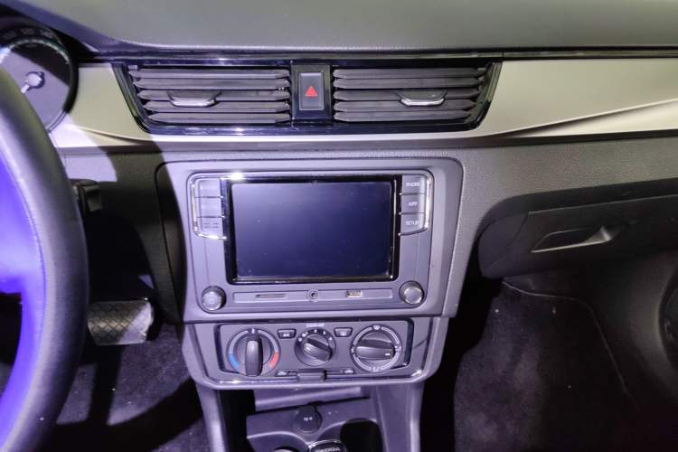 Used Skoda Rapid 2020 1.5L Automatic Standard Edition Audio And AC Panel