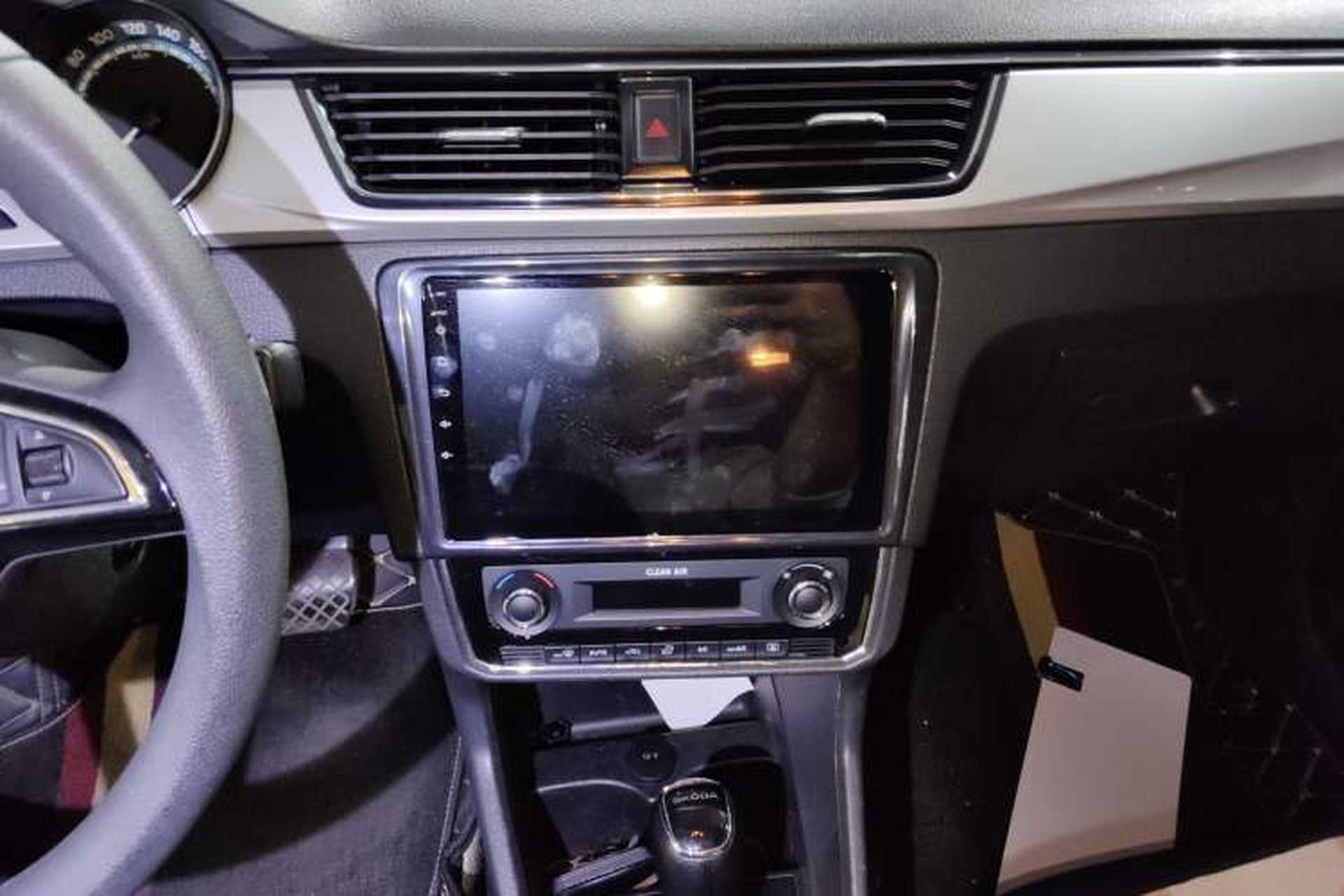 Used Skoda Rapid 2020 1.5L Automatic Comfort Edition Audio And AC Panel