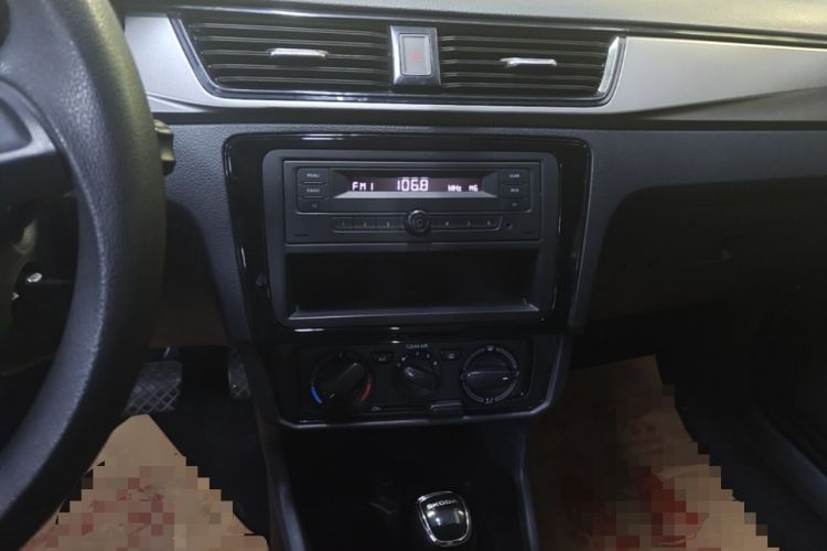 Used Skoda Rapid 2020 1.5L Automatic Standard Edition Audio And AC Panel