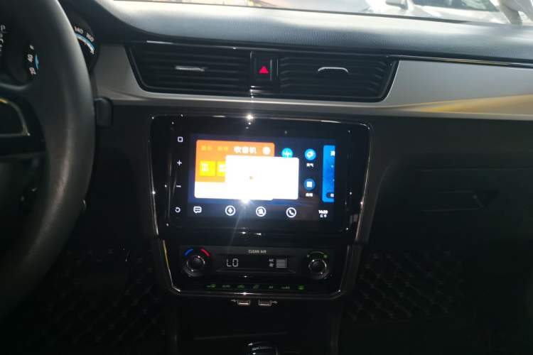 Used Skoda Rapid 2020 1.5L Automatic Comfort Edition Audio And AC Panel