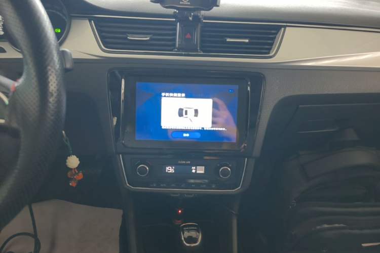 Used Skoda Rapid 2020 1.5L Automatic Comfort Edition Audio And AC Panel