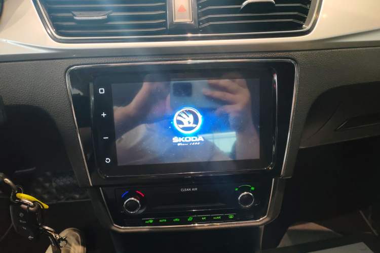 Used Skoda Rapid 2020 1.5L Automatic Comfort Edition Audio And AC Panel