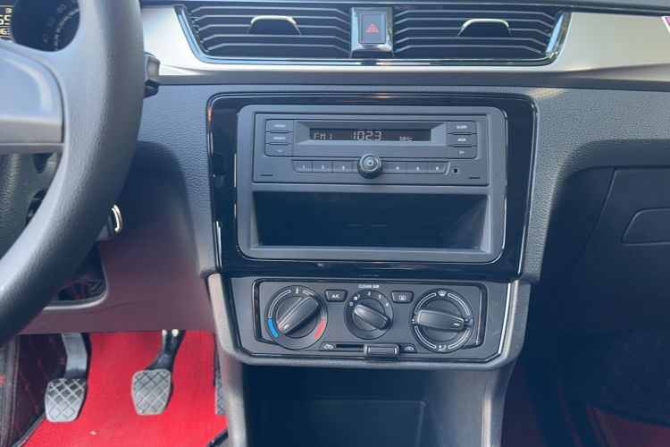 Used Skoda Rapid 2020 1.5L Manual Standard Edition Audio And AC Panel