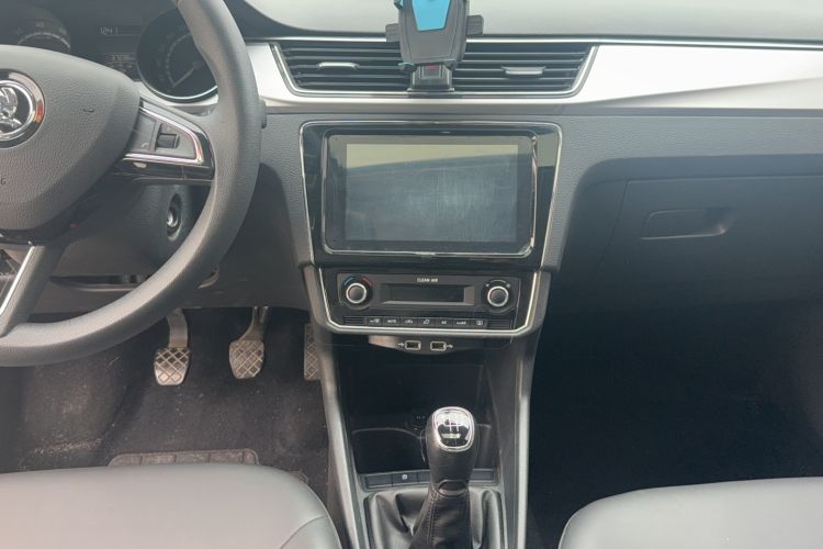 Used Skoda Rapid 2020 1.5L Manual Comfort Edition Audio And AC Panel