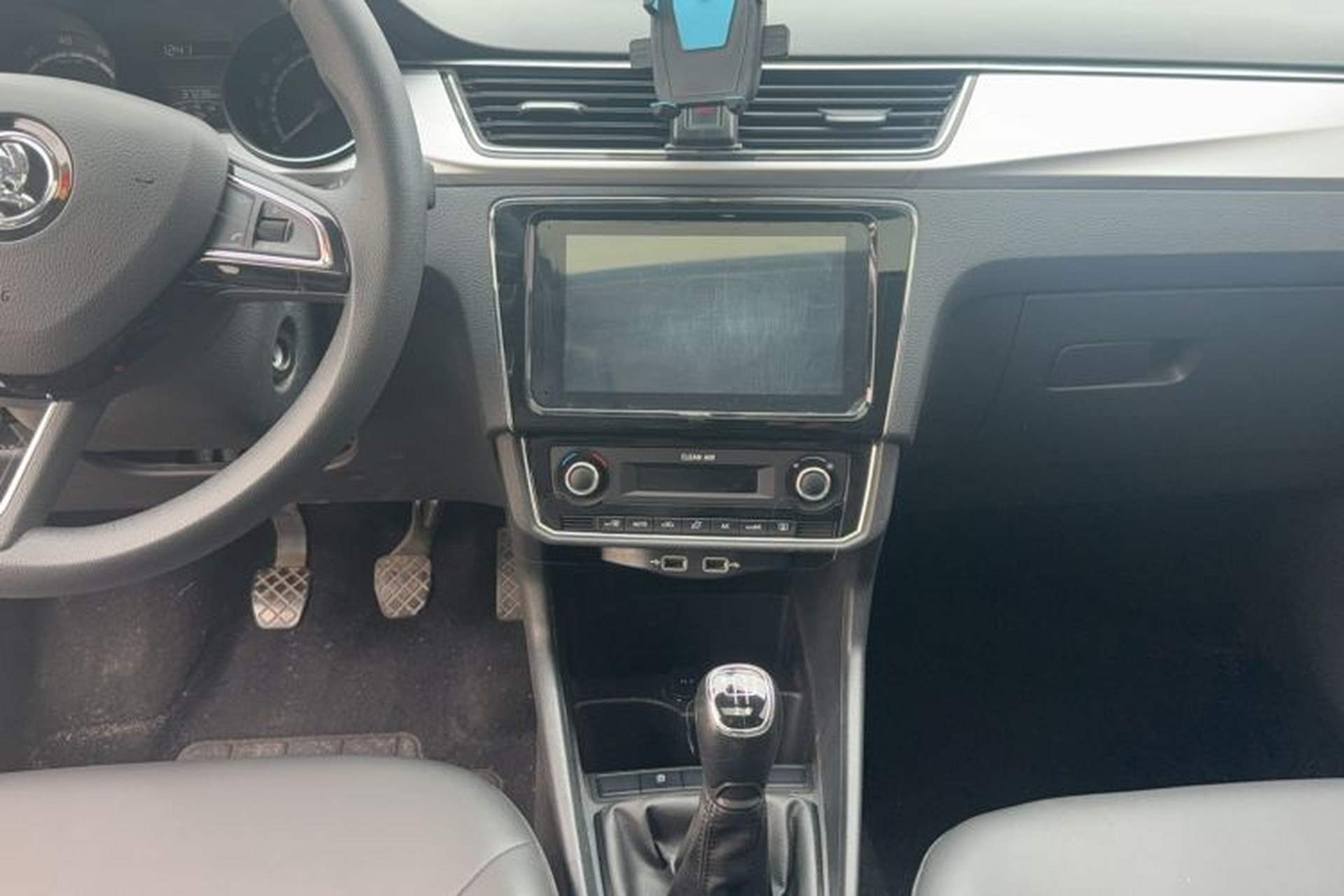 Used Skoda Rapid 2020 1.5L Manual Comfort Edition Audio And AC Panel
