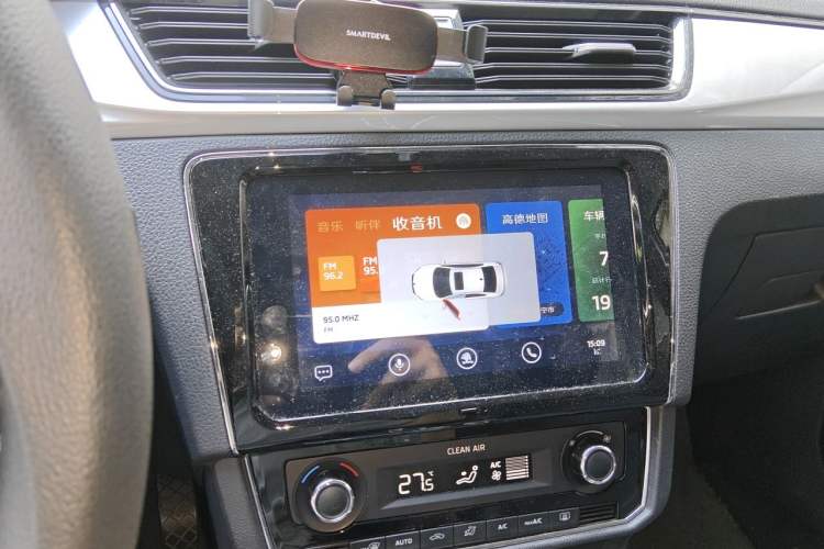 Used Skoda Rapid 2020 1.5L Automatic Comfort Edition Audio And AC Panel