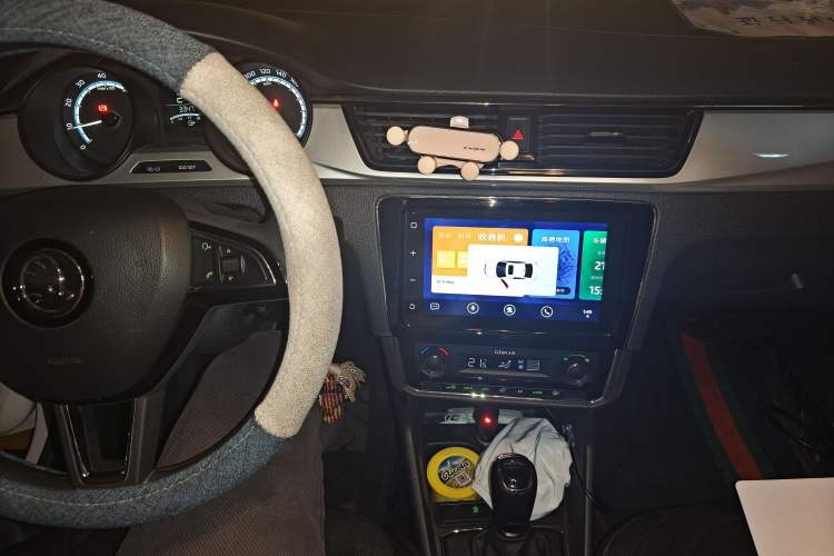 Used Skoda Rapid 2020 1.5L Automatic Comfort Edition Audio And AC Panel