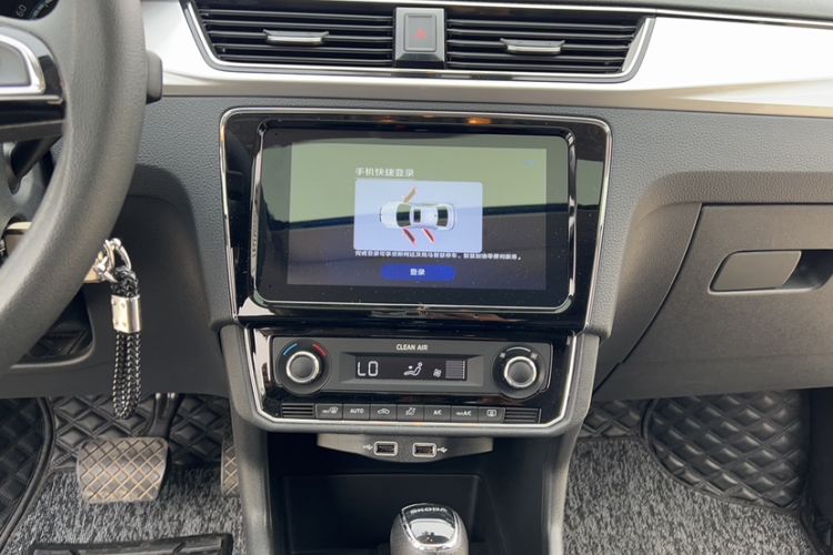 Used Skoda Rapid 2020 1.5L Automatic Comfort Edition Audio And AC Panel