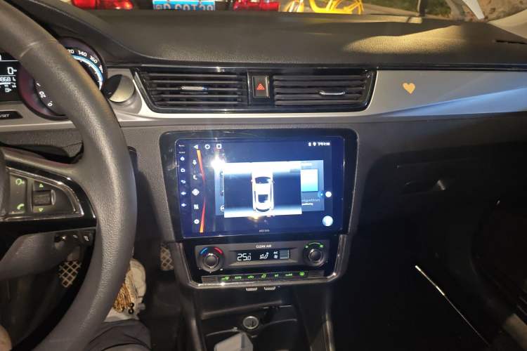 Used Skoda Rapid 2020 1.5L Manual Comfort Edition Audio And AC Panel