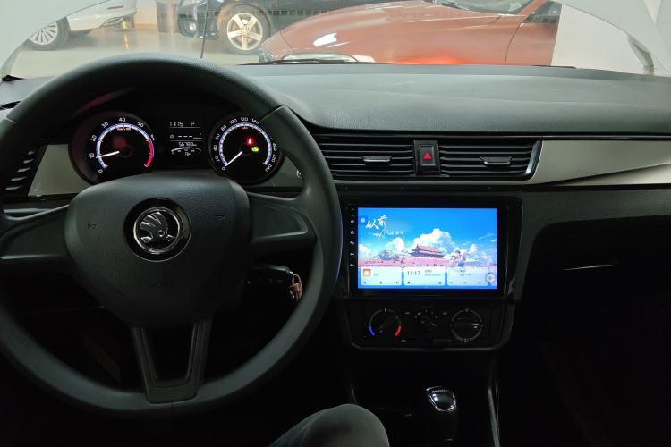 Used Skoda Rapid 2020 1.5L Automatic Standard Edition Center Console