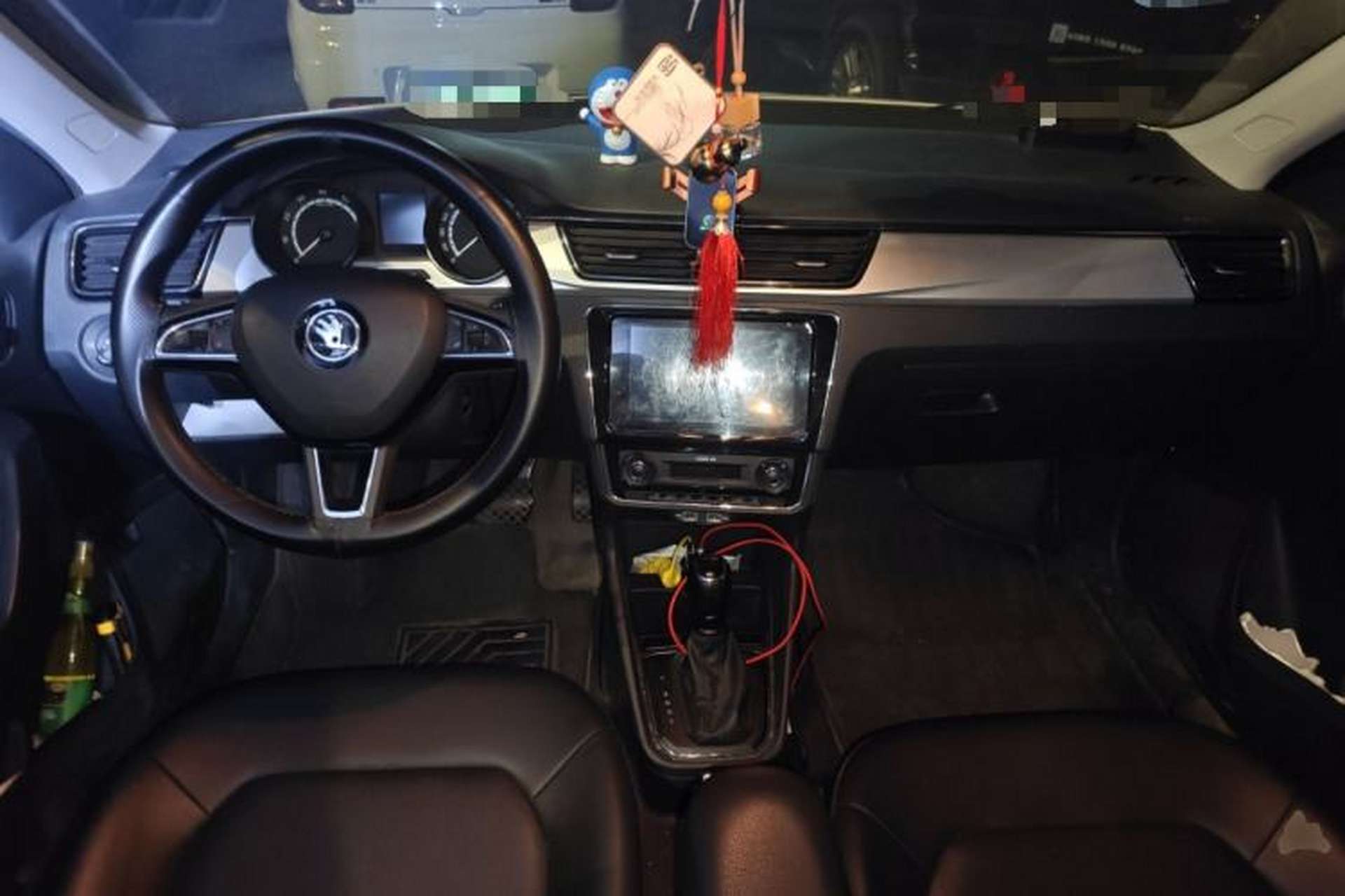 Used Skoda Rapid 2020 1.5L Automatic Comfort Edition Center Console