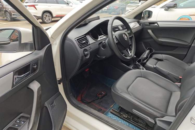 Used Skoda Rapid 2020 1.5L Automatic Comfort Edition Driver Seat