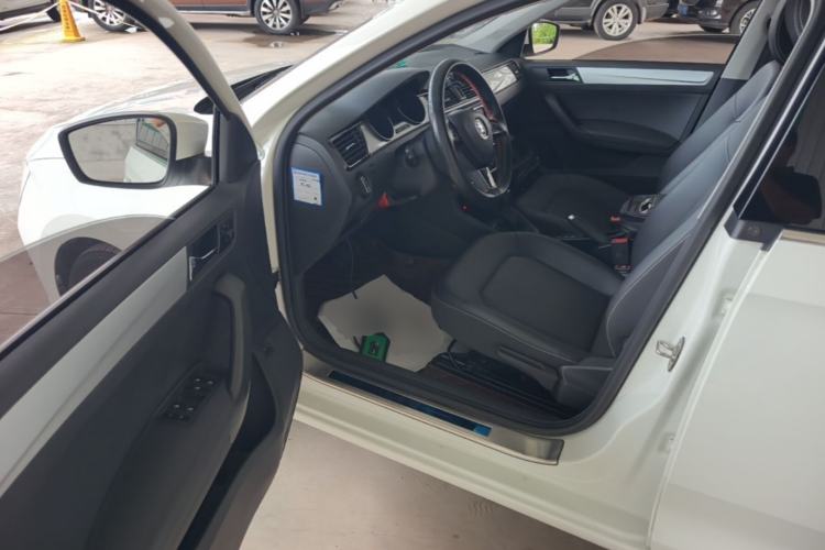 Used Skoda Rapid 2020 1.5L Automatic Comfort Edition Driver Seat