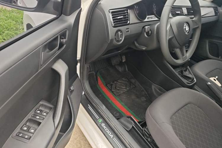 Used Skoda Rapid 2020 1.5L Automatic Standard Edition Driver Seat