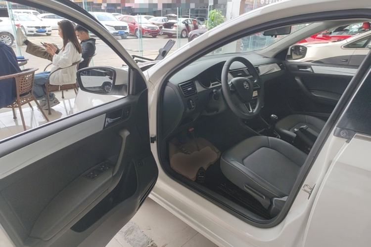 Used Skoda Rapid 2020 1.5L Manual Comfort Edition Driver Seat