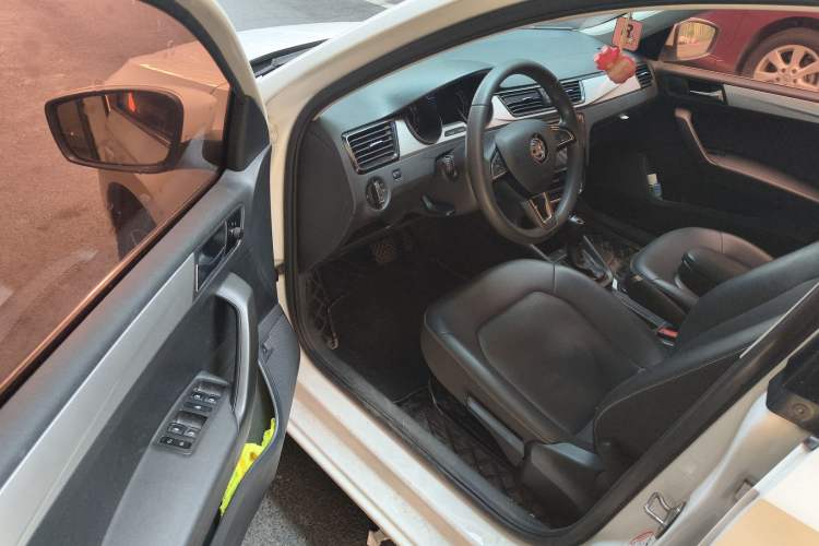Used Skoda Rapid 2020 1.5L Automatic Comfort Edition Driver Seat