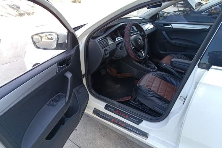 Used Skoda Rapid 2020 1.5L Automatic Comfort Edition Driver Seat
