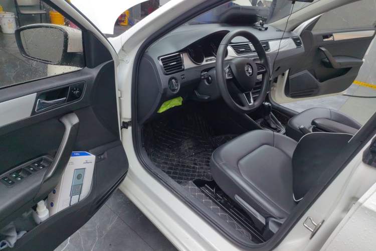 Used Skoda Rapid 2020 1.5L Automatic Comfort Edition Driver Seat