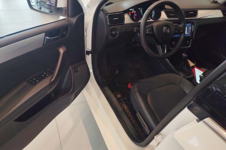 Used Skoda Rapid 2020 1.5L Automatic Comfort Edition Driver Seat