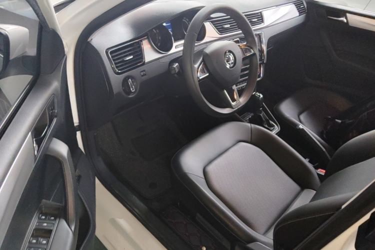 Used Skoda Rapid 2020 1.5L Automatic Comfort Edition Driver Seat