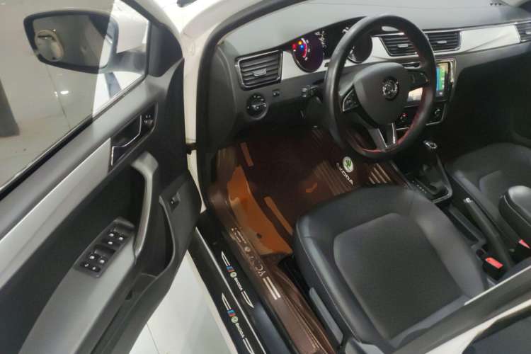 Used Skoda Rapid 2020 1.5L Automatic Comfort Edition Driver Seat