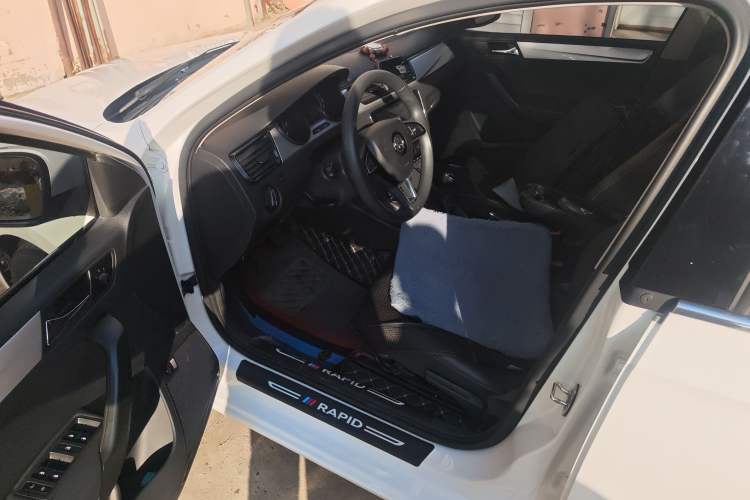 Used Skoda Rapid 2020 1.5L Manual Comfort Edition Driver Seat