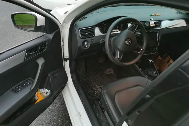 Used Skoda Rapid 2020 1.5L Automatic Comfort Edition Driver Seat