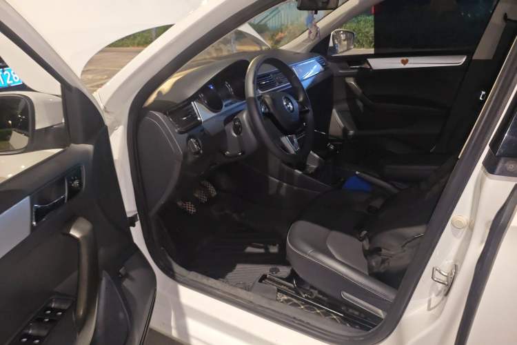 Used Skoda Rapid 2020 1.5L Manual Comfort Edition Driver Seat