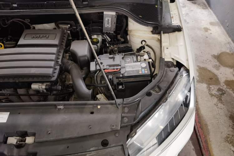Used Skoda Rapid 2020 1.5L Automatic Standard Edition Engine Bay Left