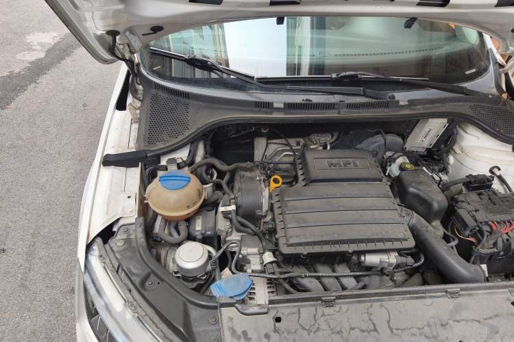 Used Skoda Rapid 2020 1.5L Automatic Comfort Edition Engine Bay Right
