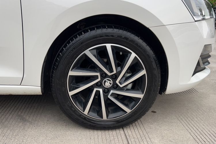 Used Skoda Rapid 2020 1.5L Automatic Comfort Edition Exterior 5