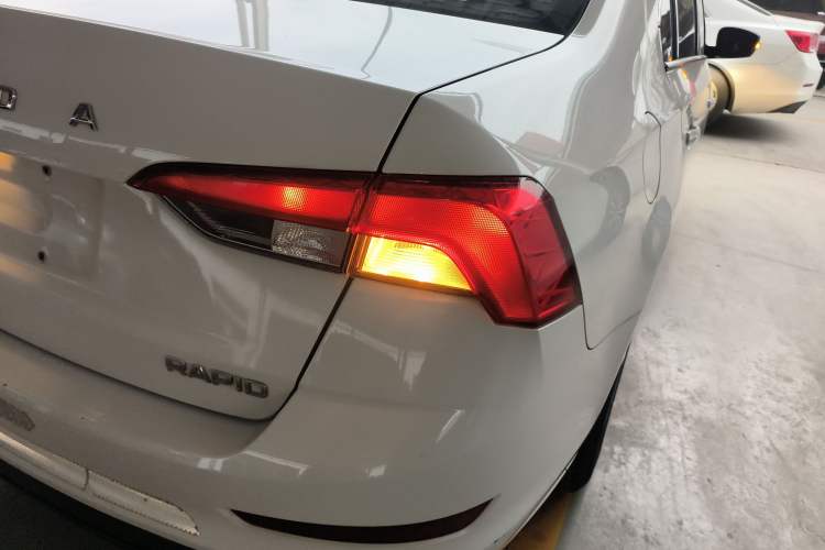 Used Skoda Rapid 2020 1.5L Manual Standard Edition Exterior 6