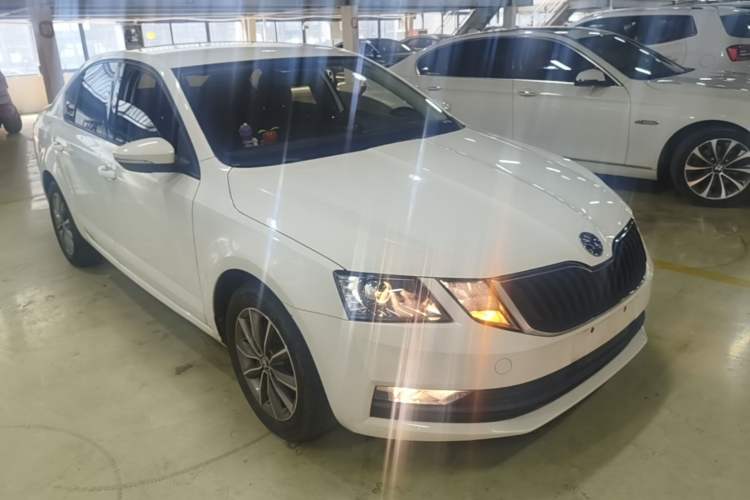 Used Skoda Rapid 2020 1.5L Manual Standard Edition Front Right 45 Deg