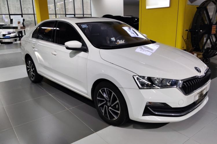 Used Skoda Rapid 2020 1.5L Automatic Comfort Edition Front Right 45 Deg