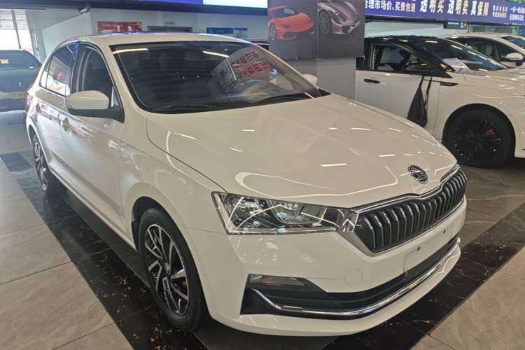 Used Skoda Rapid 2020 1.5L Automatic Comfort Edition Front Right 45 Deg