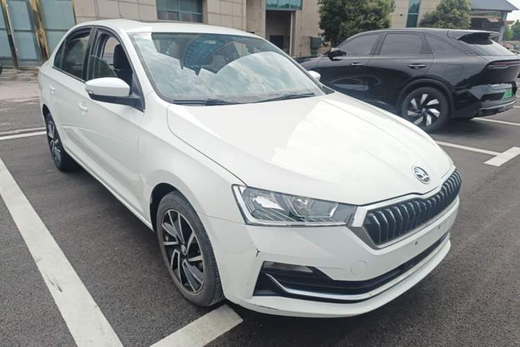 Used Skoda Rapid 2020 1.5L Automatic Comfort Edition Front Right 45 Deg