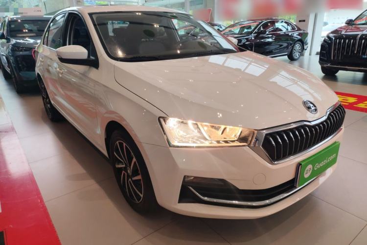 Used Skoda Rapid 2020 1.5L Automatic Comfort Edition Front Right 45 Deg