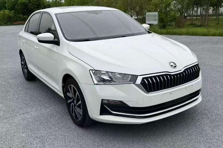 Used Skoda Rapid 2020 1.5L Automatic Comfort Edition Front Right 45 Deg