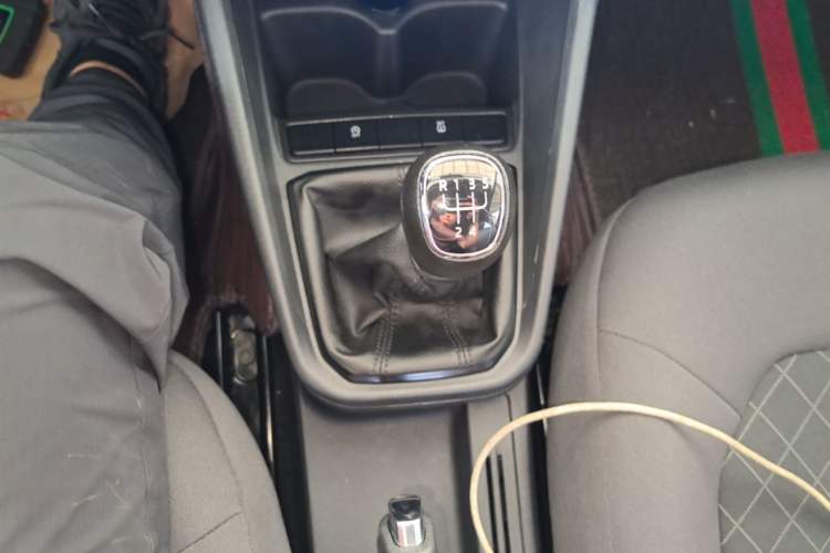 Used Skoda Rapid 2020 1.5L Manual Standard Edition Gear Lever