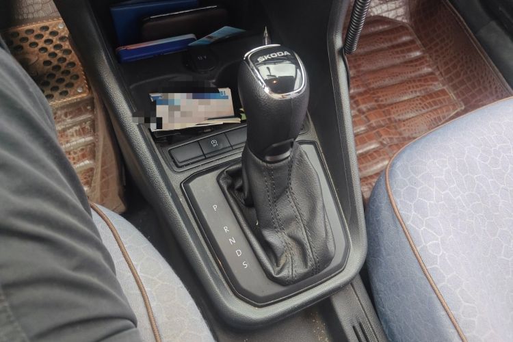 Used Skoda Rapid 2020 1.5L Automatic Standard Edition Gear Lever